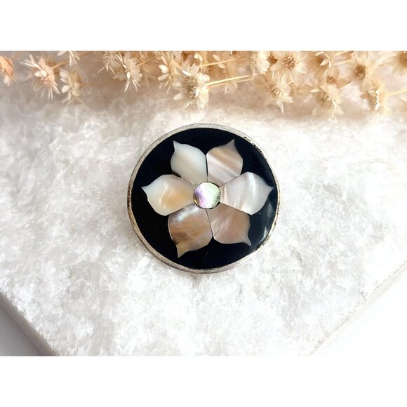 Hecho De Mexico Silver T Mother of Pearl | Abalone Inlaid Floral Vintage Brooch - Picture 2 of 9